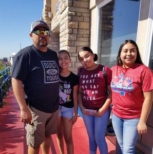 Meet your Posher, Luis